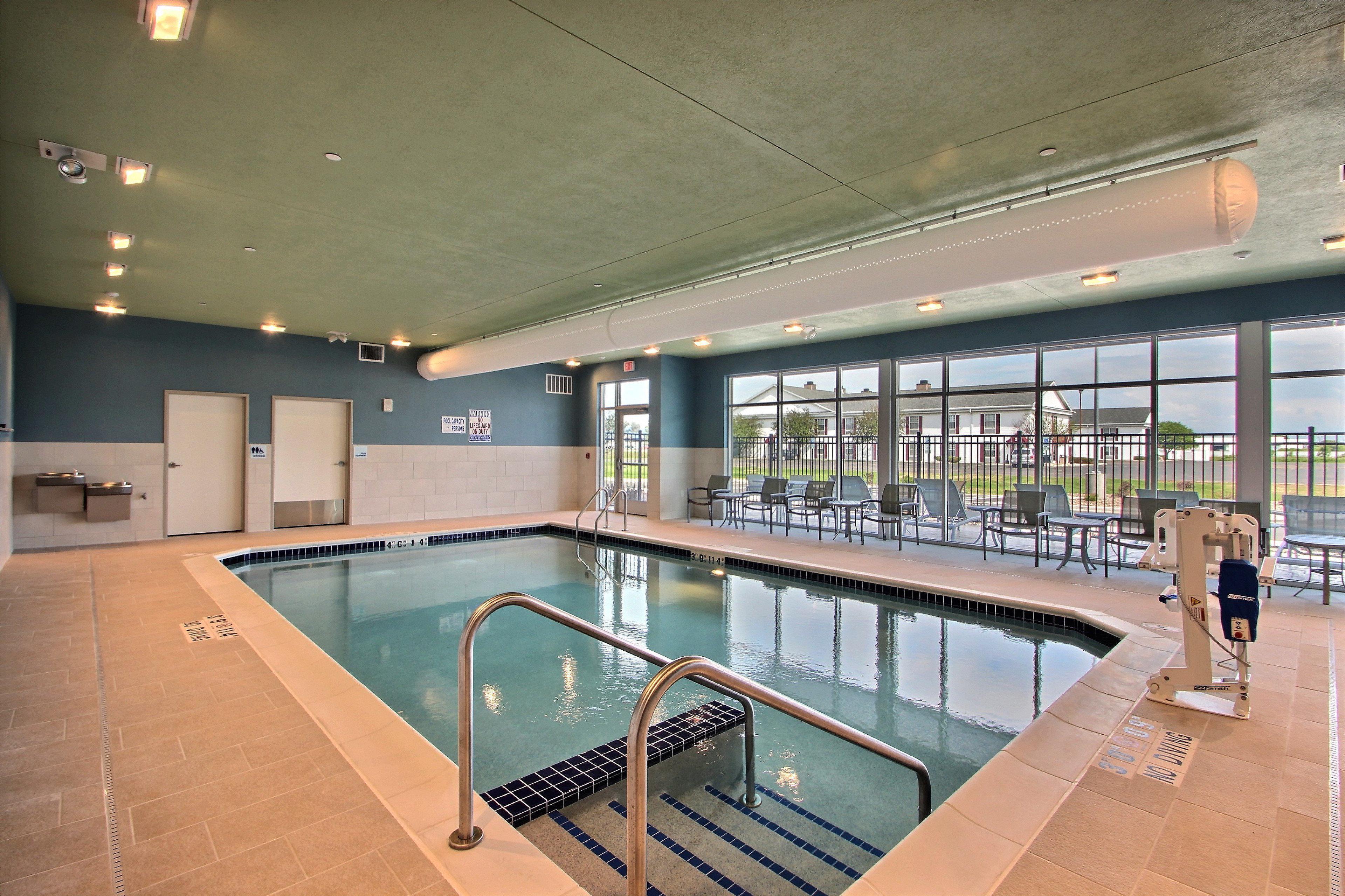 Holiday Inn Express & Suites Fond Du Lac By Ihg Exterior foto