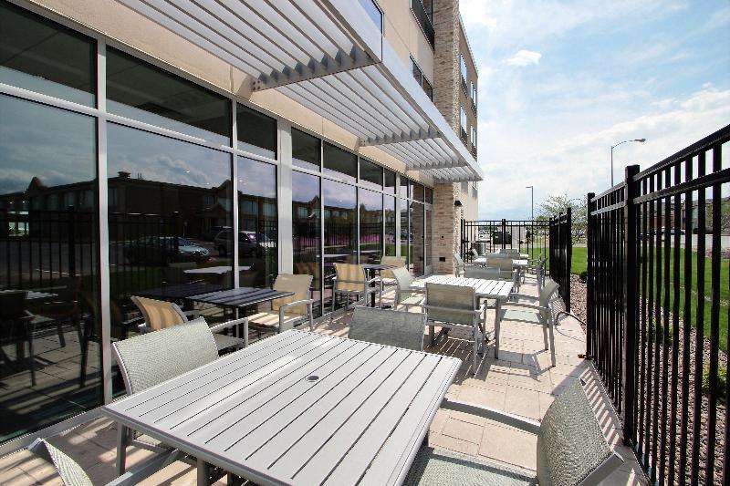 Holiday Inn Express & Suites Fond Du Lac By Ihg Exterior foto