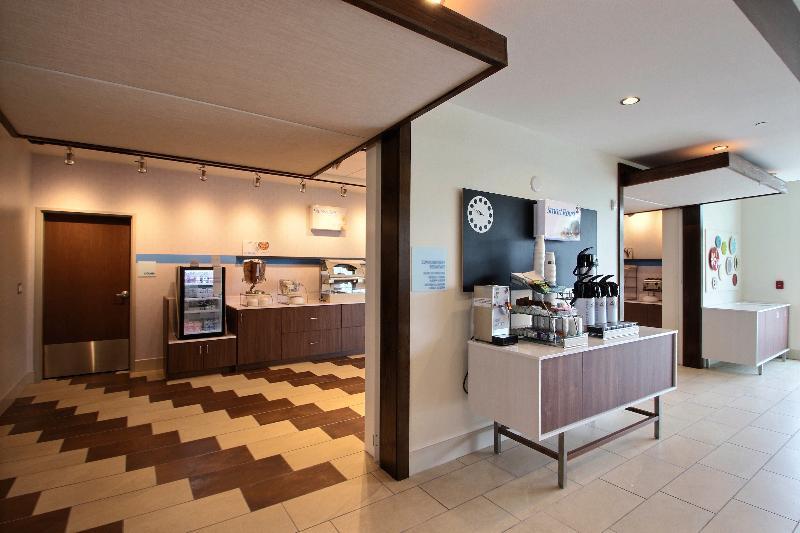 Holiday Inn Express & Suites Fond Du Lac By Ihg Exterior foto